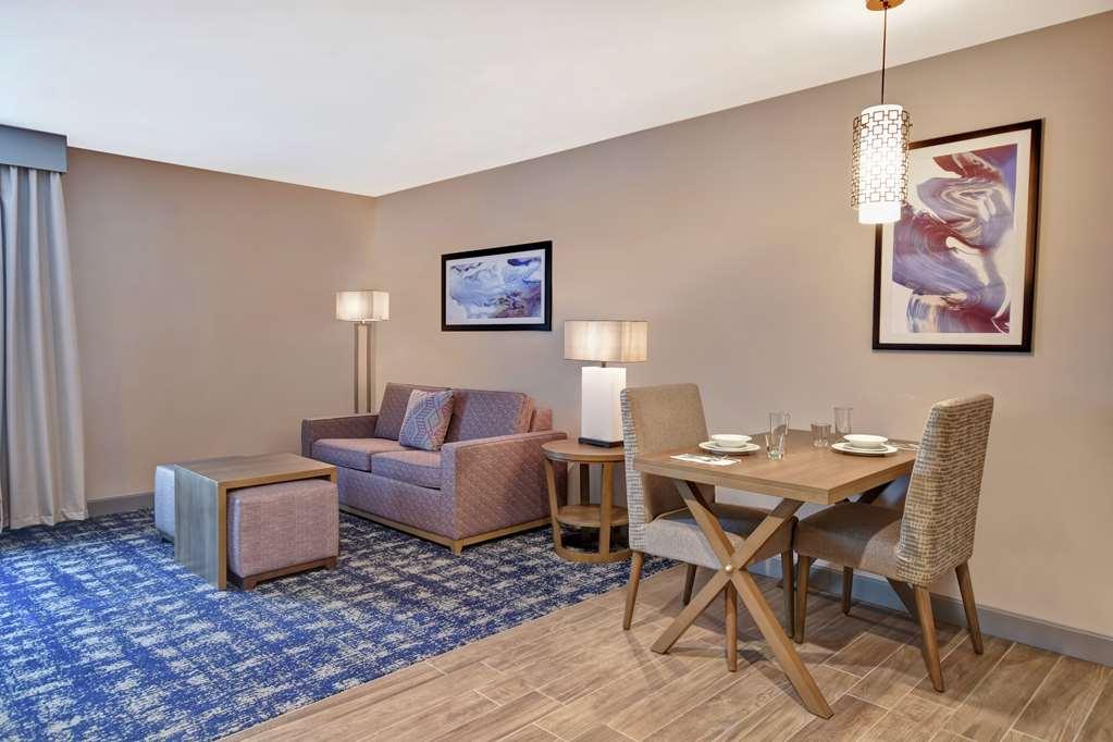Homewood Suites By Hilton Orange New Haven Room photo